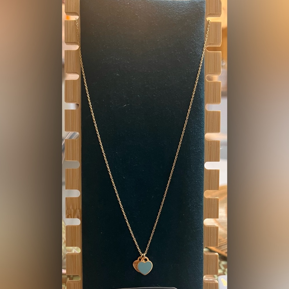 Brand New 18k Hong Kong Setting Double Heart Necklace Gem